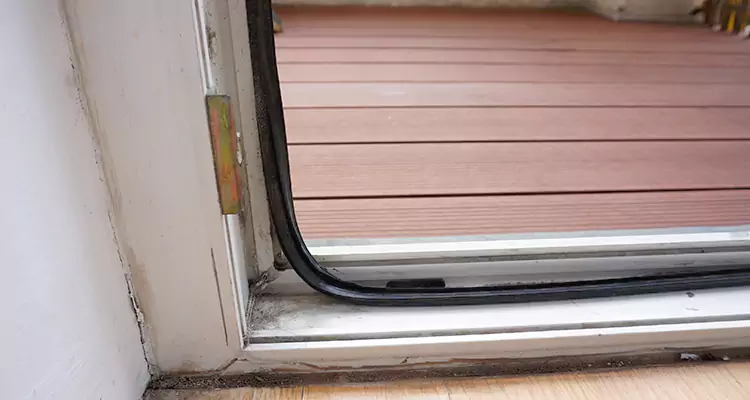 Why Choose Us for Leaking Sliding Glass Door Repair in Pinewood, FL?