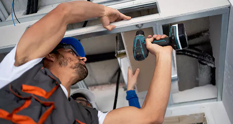 Emergency Overhead Door Repair in Pinewood, FL