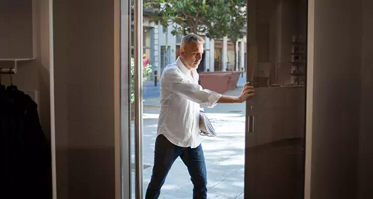 Reliable Pella Patio Door Repair Services for Opening Issues in Pinewood, FL