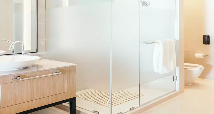 Expert Shower Door Fix and Repair in Pinewood, FL